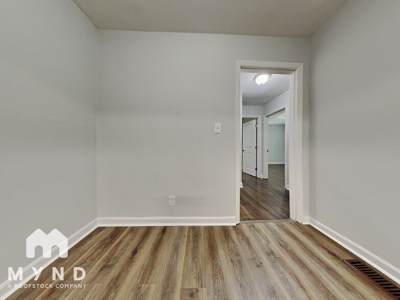 Building Photo - 1720 Finchley Dr