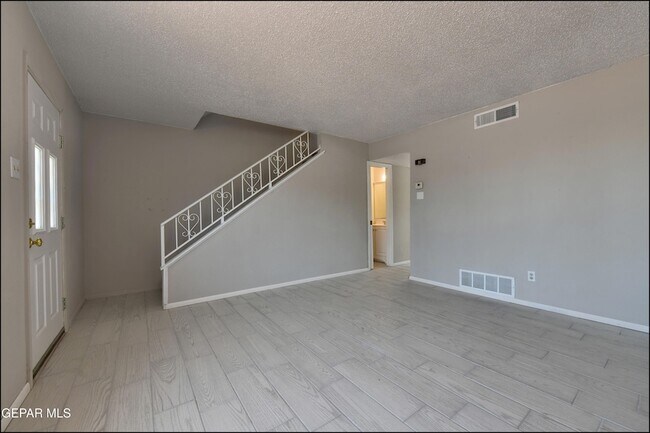Building Photo - 6913 Pamlico Dr