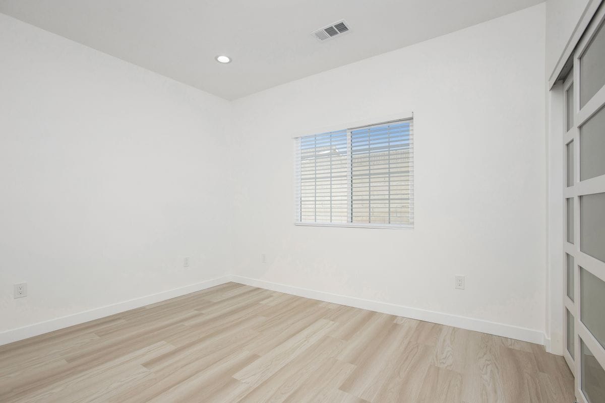 Building Photo - 9905 Lenore Dr