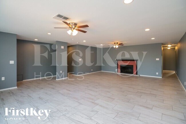 Building Photo - 5610 S 20th Ln