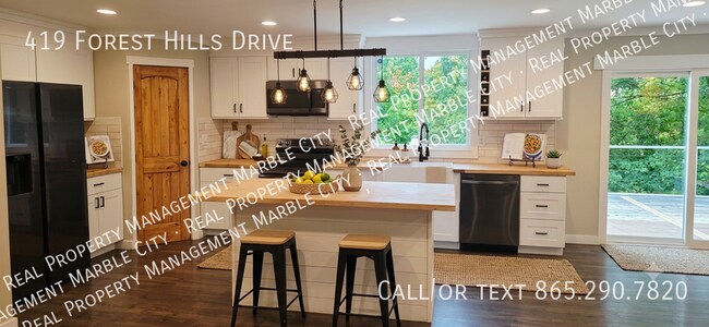 Building Photo - 419 Forest Hills Dr