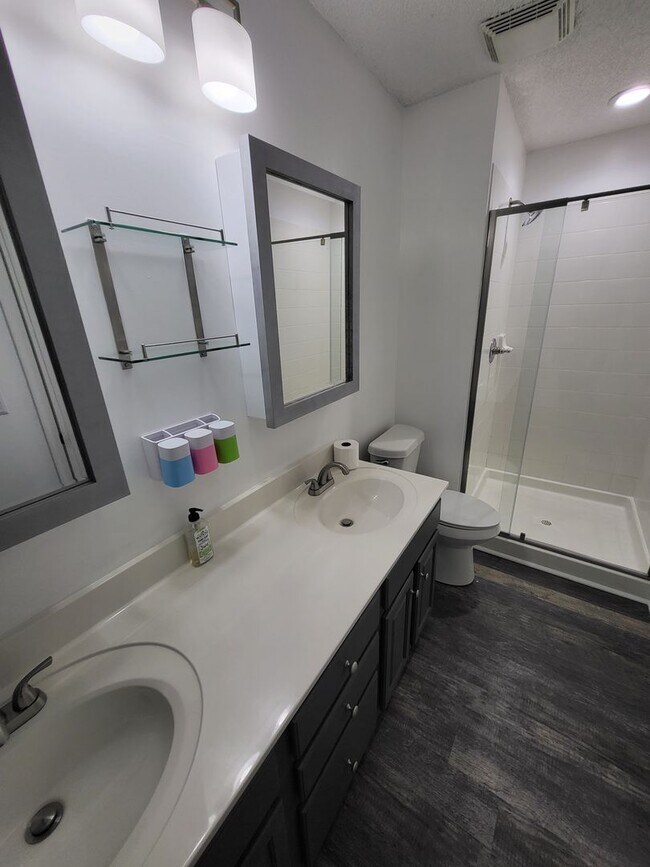 Building Photo - BEAUTIFUL Ranch Home