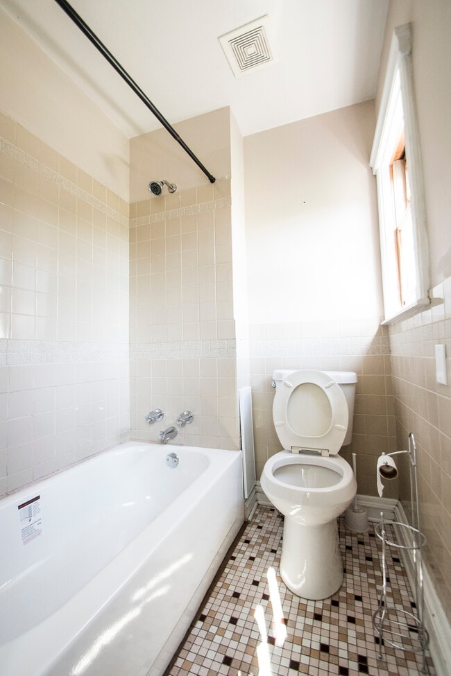 Building Photo - 2619 Josephine St