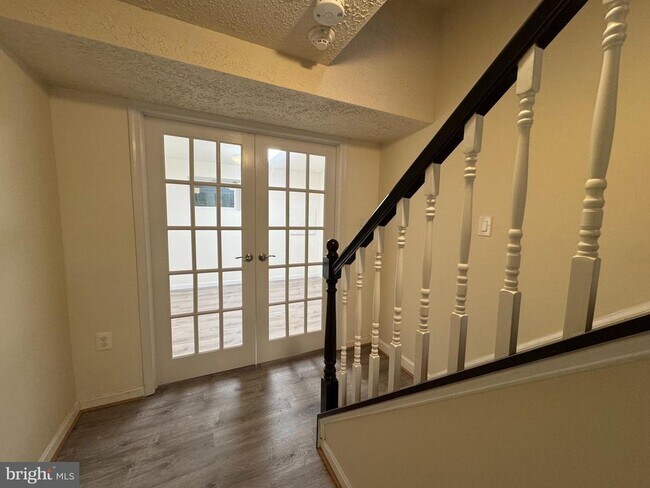 Building Photo - 10676 Muirfield Dr