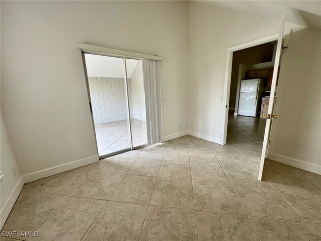 Building Photo - 6560 Sandalwood Ln