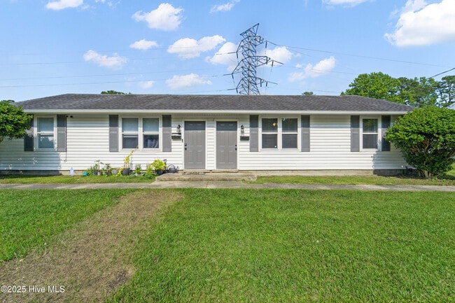Primary Photo - 1216 Davis St