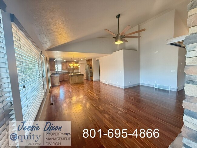 Building Photo - 5725 Brook Cir
