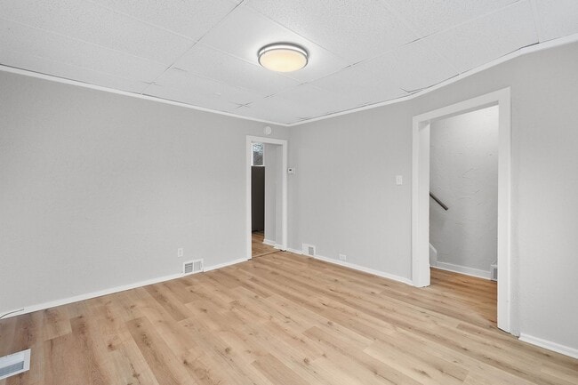 Building Photo - BLACK FRIDAY DEAL! SCORE 50% OFF 1ST MONTH'S RENT IF SIGNED BY NOV. 28! Beautiful 2 bedroom home ...