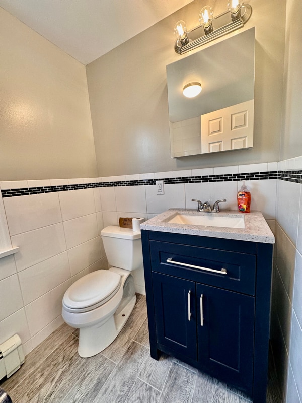 Building Photo - 18 Lanecrest Ave