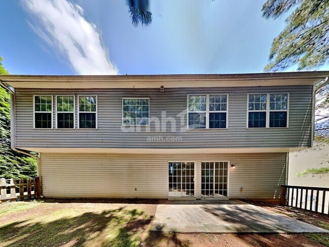 Building Photo - 375 Bass Way NW