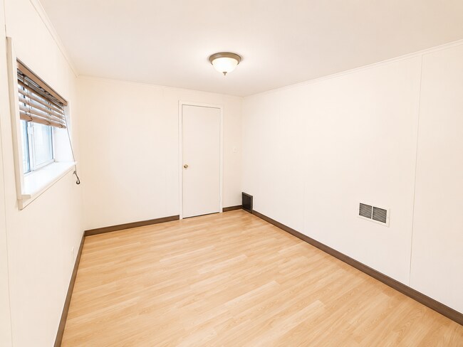 Building Photo - 1445 Hulton Rd