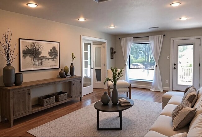 Building Photo - 2611 Tangley St