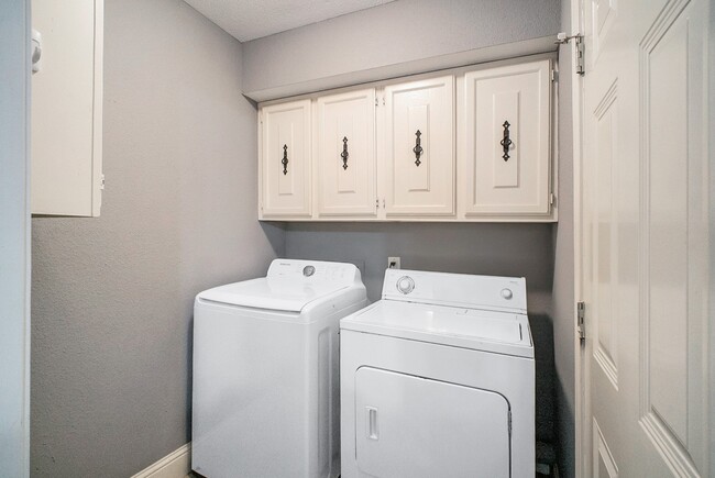 Building Photo - 11002 Hammerly Blvd