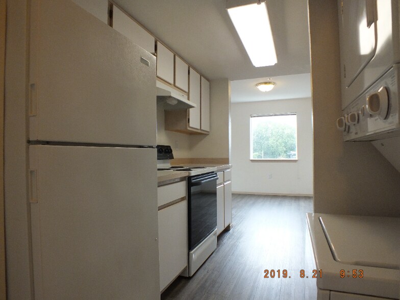 Building Photo - 12549 28th Ave NE