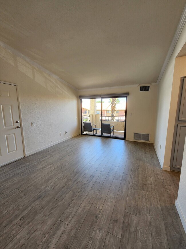 Building Photo - 78650 Ave 42 Ave