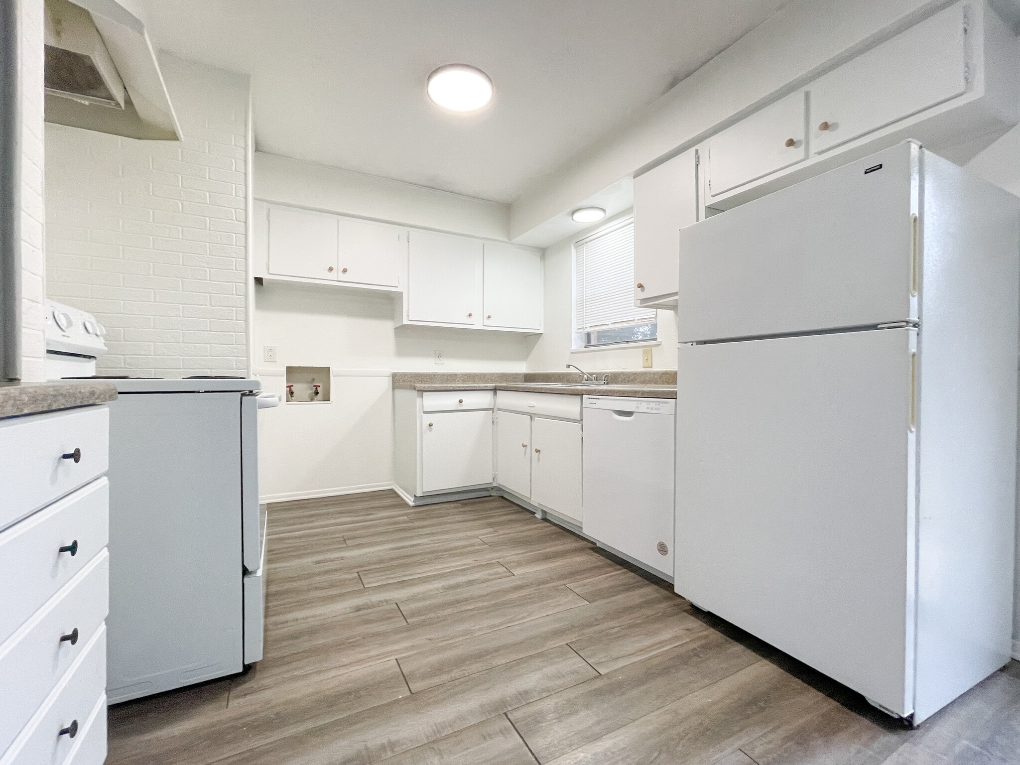 Building Photo - 1118 La Porte Dr