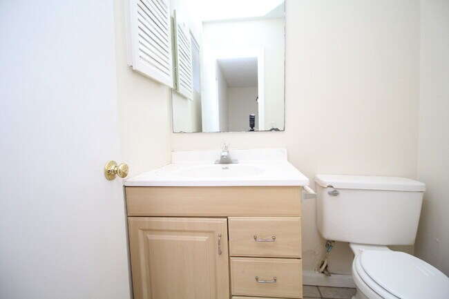 Building Photo - 3 Bedrooms, 1.5 Baths, 1-Car Garage & Large Fenced Backyard Near Bases, Schools & Shopping