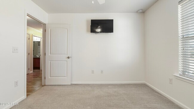 Building Photo - 3214 Caitlin St