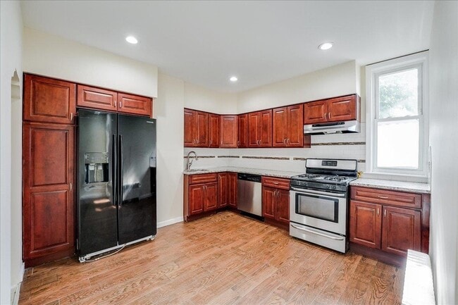 Building Photo - 4 Rademan Pl