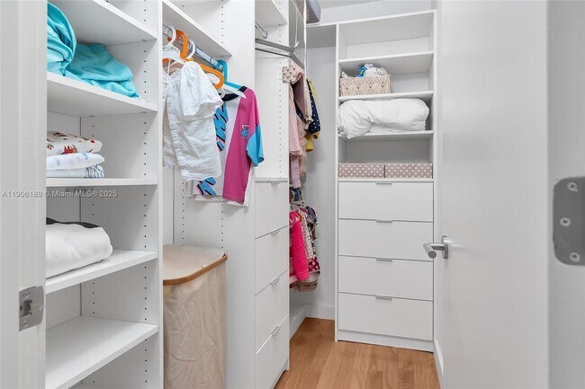 Building Photo - 415 Rovino Ave