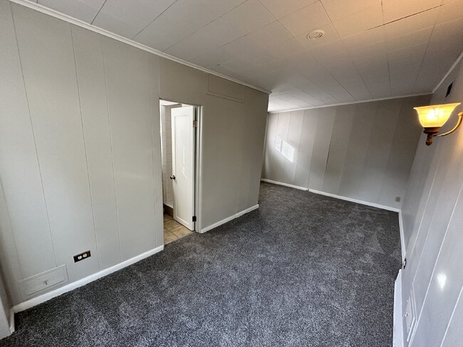 Building Photo - AVAILABLE JULY! Student Housing near DU Campus!