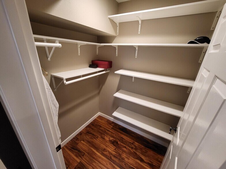 Walk-in closet, with plenty of shelves - 2206 Lincoln Ave
