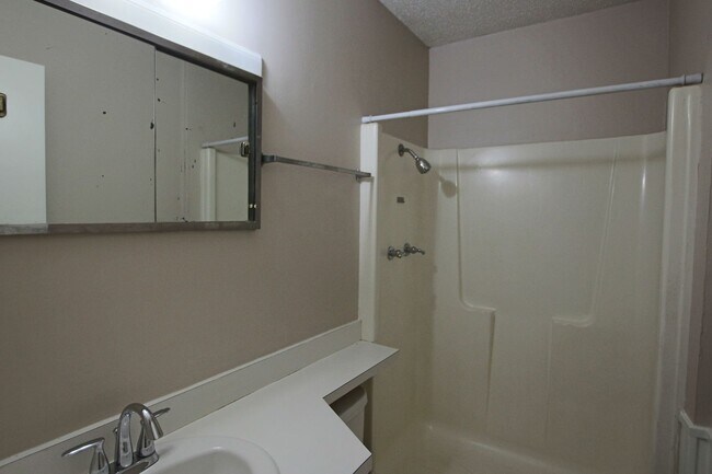 Building Photo - Delmar Dr. 2514/2516