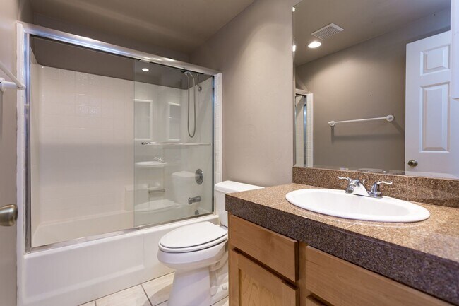 Building Photo - Mission Hills Condo with Stunning Views