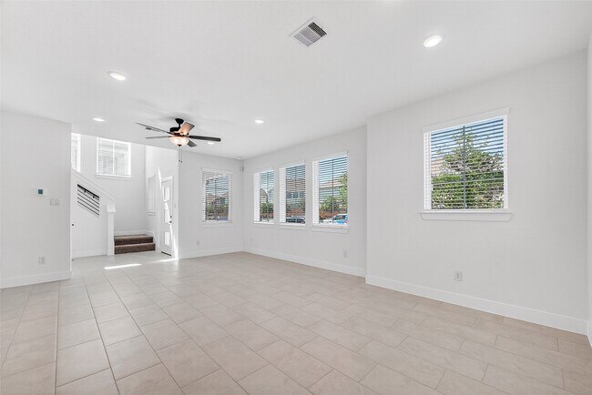 Building Photo - 24011 Breezy Bank Trl