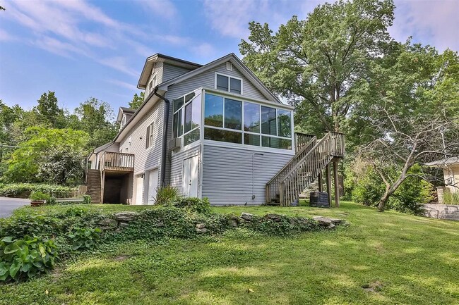 Building Photo - 476 Compton Rd