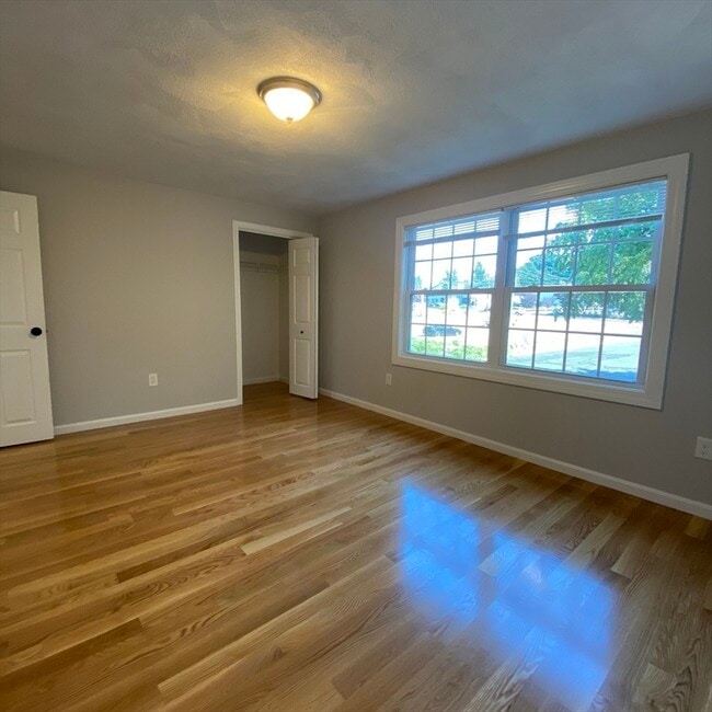 Building Photo - 344 Neponset St