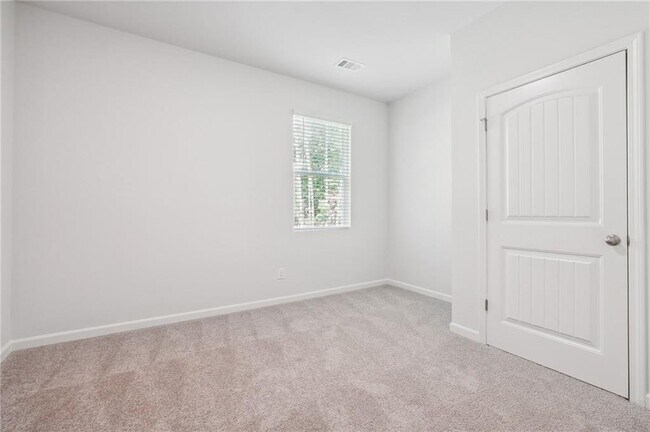 Building Photo - 177 Whitewood Dr