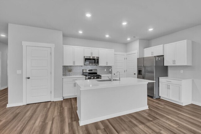 Building Photo - 1020 Baltusrol Ln