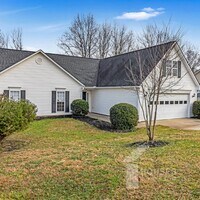 Building Photo - 110 Stonington Way