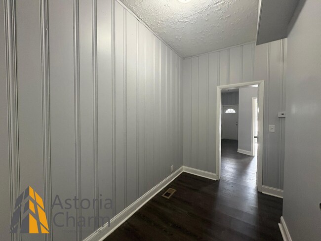 Building Photo - Rent Offers Accepted!