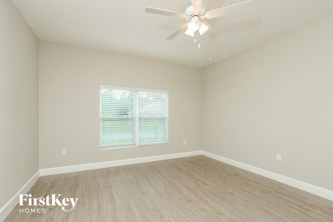 Building Photo - 515 Paigo St SE