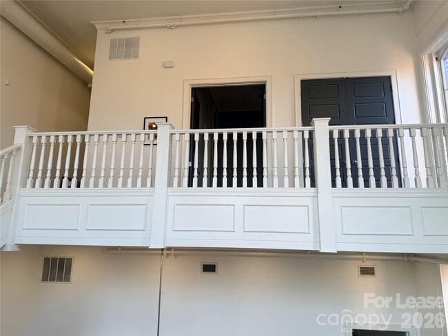 Building Photo - 113 N Main St