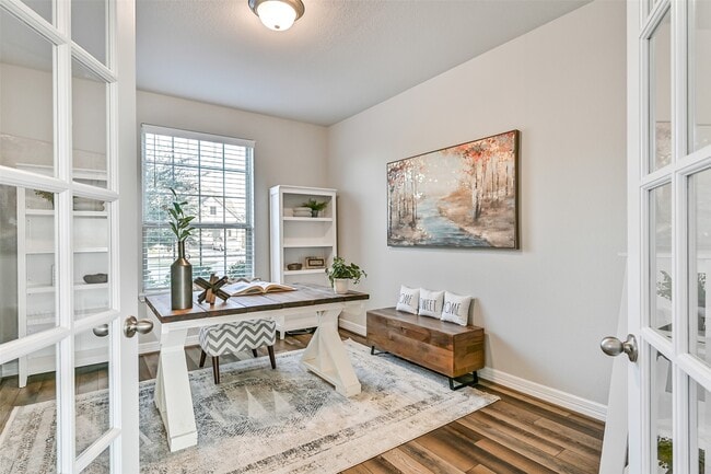 Building Photo - 3103 Flora Manor Dr