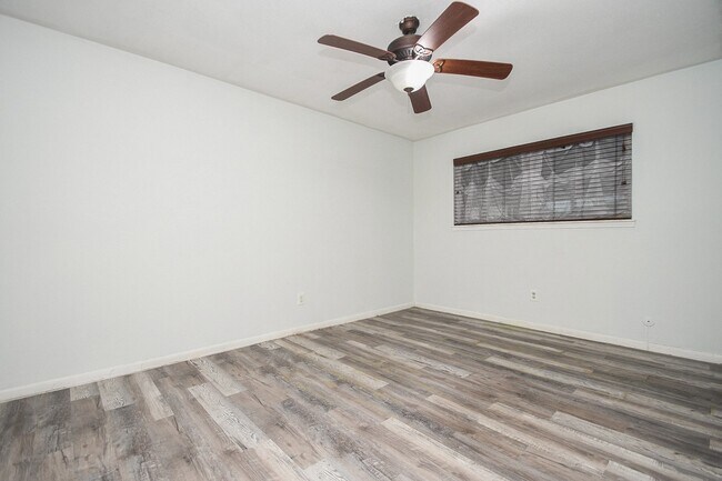 Building Photo - 11915 N Hanworth Dr