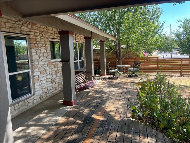 Building Photo - 2404 N Shields Dr
