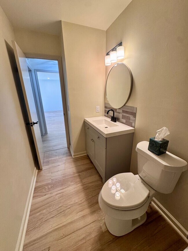 Building Photo - 9235 E 32nd St