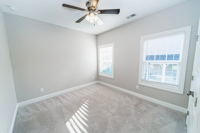 Building Photo - 1791 Willow Way