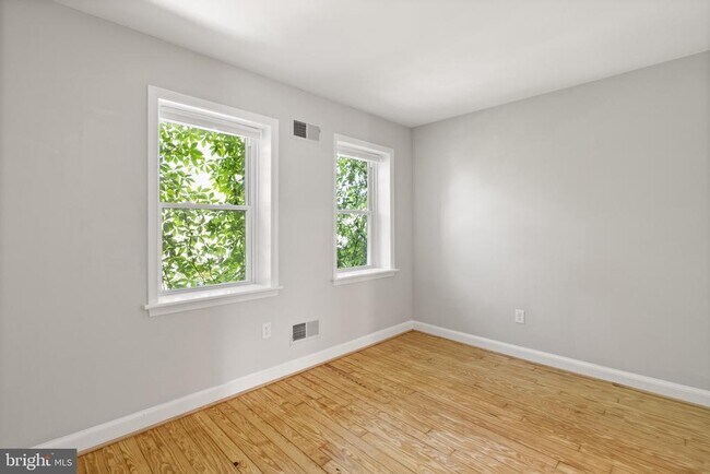 Building Photo - 911 Oronoco St