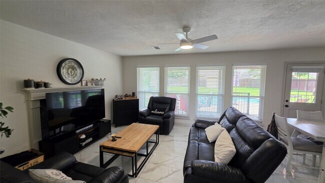 Building Photo - 23510 Stratsborough Dr