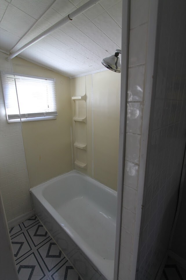 Building Photo - In-Unit Washer and Dryer