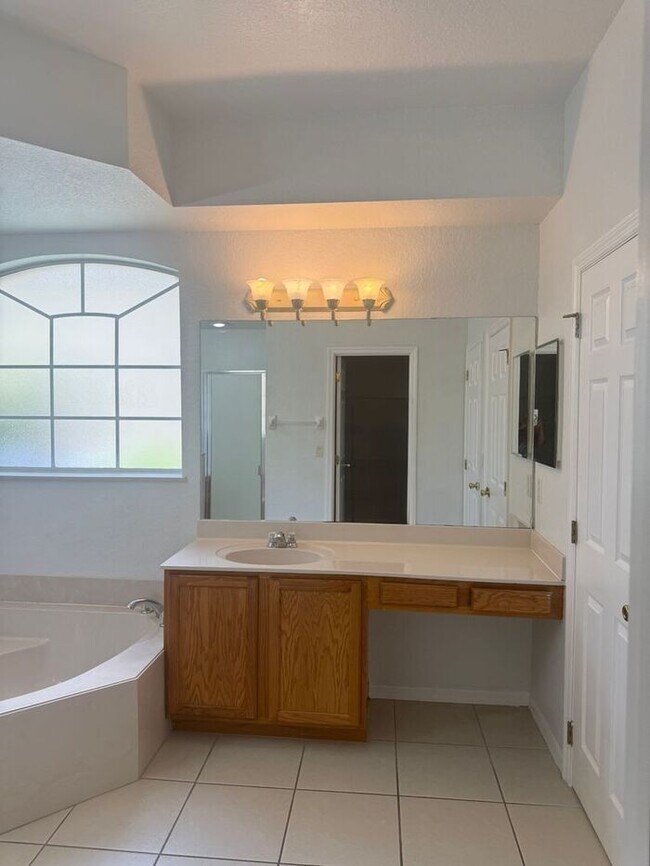 Building Photo - Beautiful Pool Home in Highlands Reserve Golf Community, Davenport