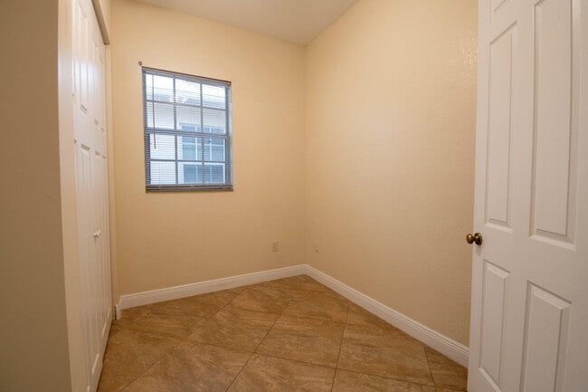 Building Photo - 12094 Citrus Grove Blvd
