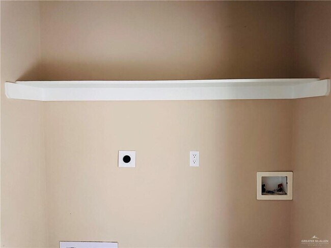 Building Photo - 11 West Dr