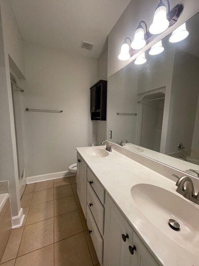 Building Photo - 259 Millcrest Dr