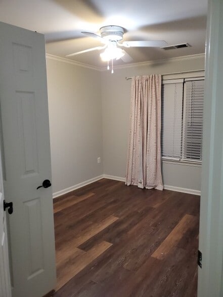 Building Photo - 720 Vestal St